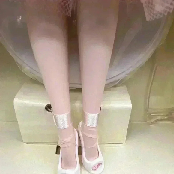 Barbie Southern Belle Doll - Picture 9 of 16